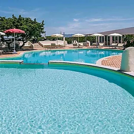 Mclub Del Golfo Hotel 4*